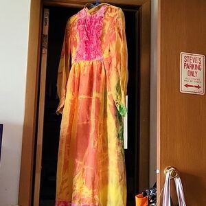 Vintage dress size 12 zipper and hook clench belt and neck